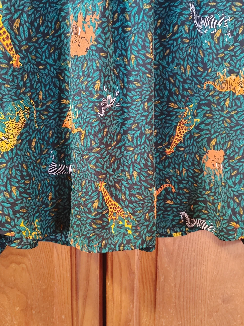 J. Crew Blouse Womens XXL Green Jungle Animal-Print Tie-Neck Giraffe Tiger Zebra